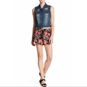 𝅺wild pearl shorts